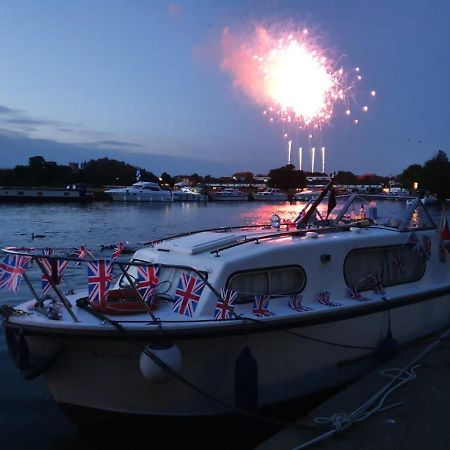 Buoyant Breaks Hotel Bray Eksteriør billede