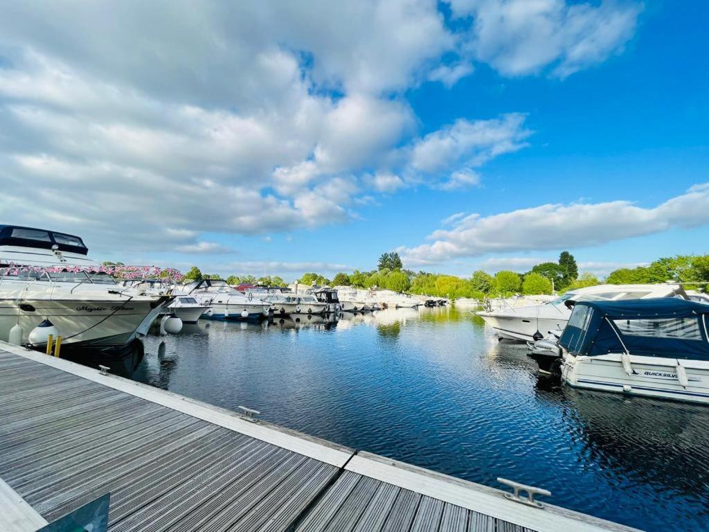Buoyant Breaks Hotel Bray Eksteriør billede